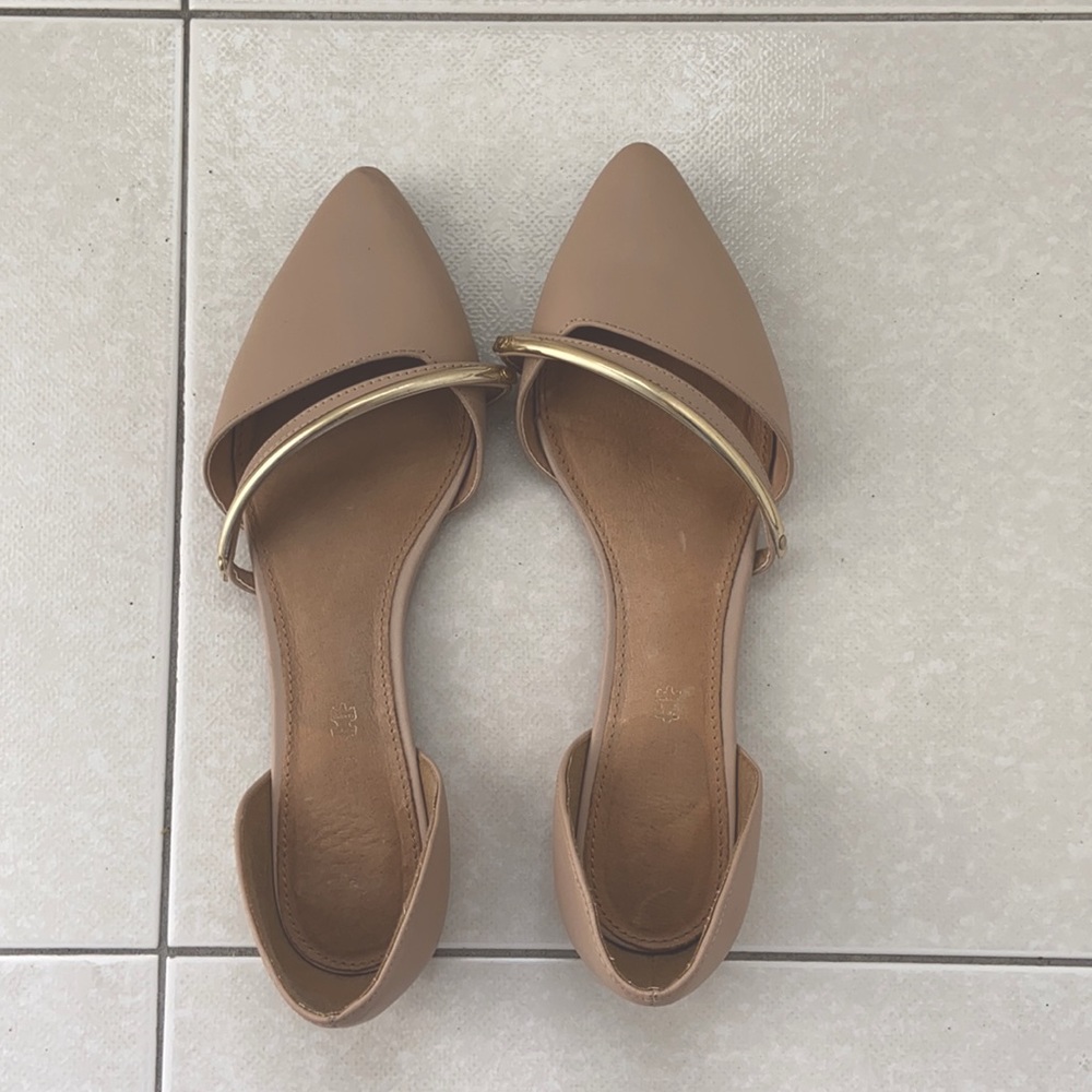 Heel shoes